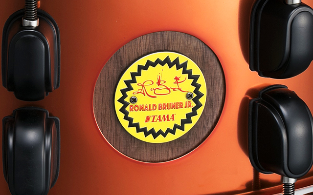 Exclusive Signature Badge